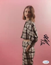 Thomasin McKenzie Sexy Autograph Signed 8x10 Photo ACOA