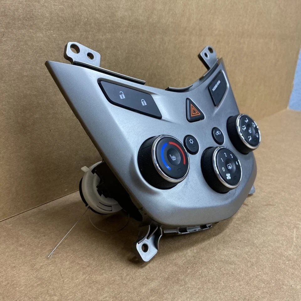 2015-2016 Chevrolet Sonic AC Heater Climate Temperature Control Unit 545329302 - Image 2 of 4