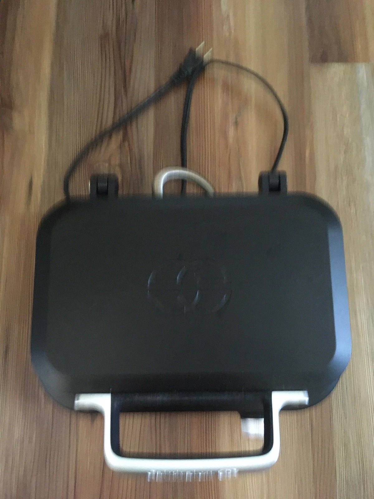 Calphalon Precision Control Waffle Maker - NEW (Tested Once)
