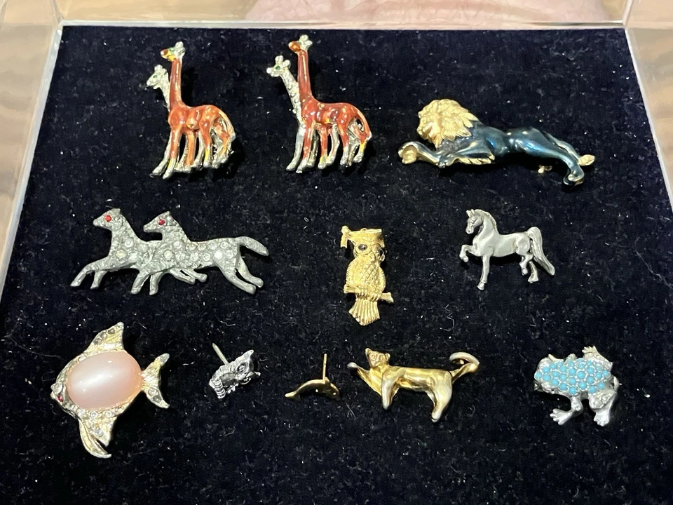 Lot of Assorted Animal Pins: One Beautiful Lion Pin Made by Anne Klein - Image 2 of 4