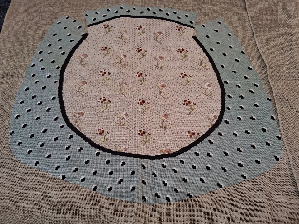 Tapisseries anciennes pour 2 grands fauteuils, sièges- brodées laine et fil soie - Photo 2/4