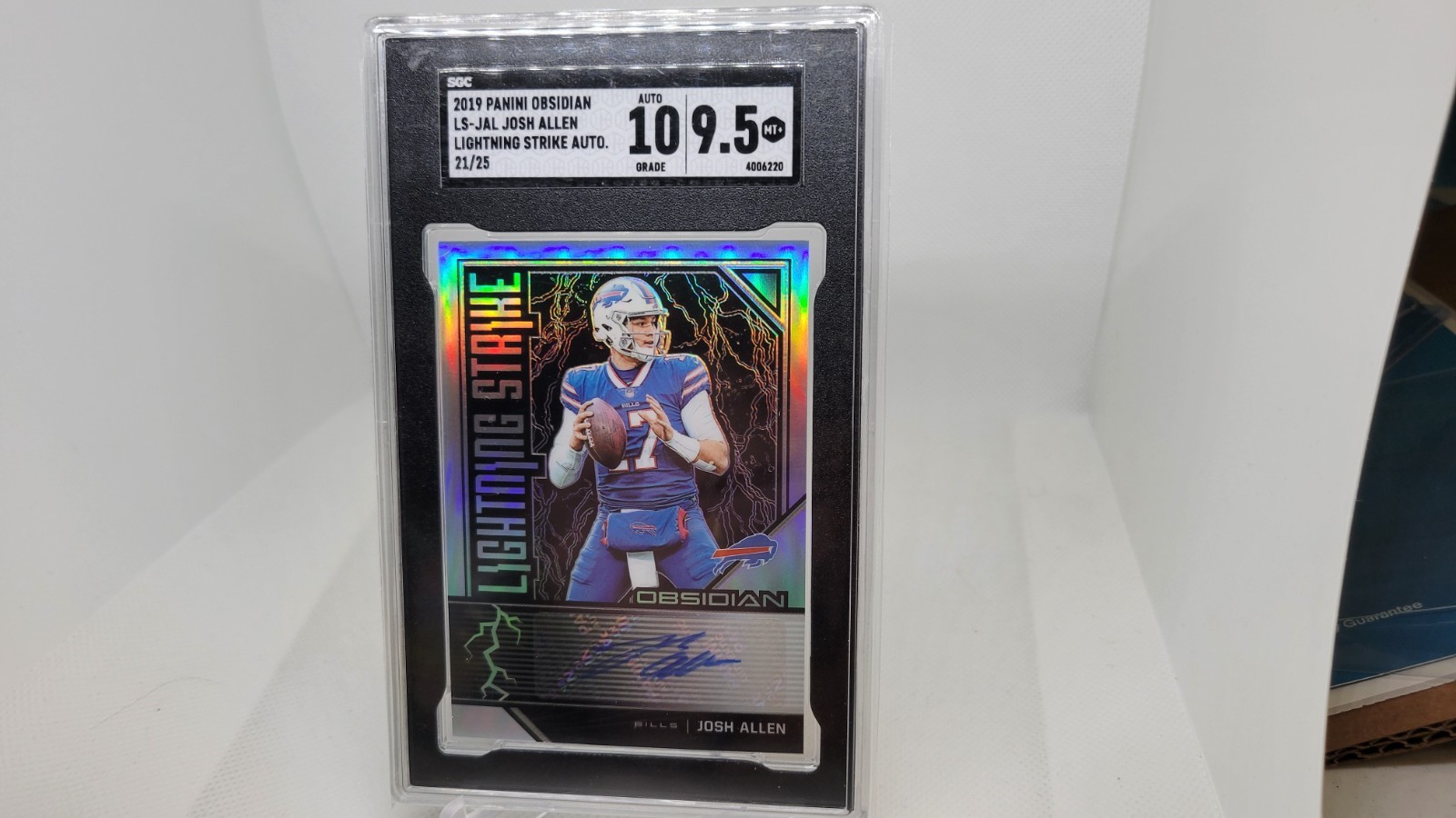 Josh Allen Panini Obsidian Lightning Strike Autographs #JAL Base