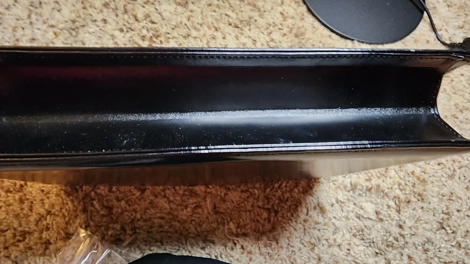 Valentino Garavani Vain clutch bag in black shiny calfskin leather - Image 4 of 4