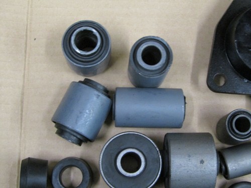 Range Rover Classic (fino al 1985) Kit cespuglio sospensione completo standard FK0127 - Foto 4 di 5