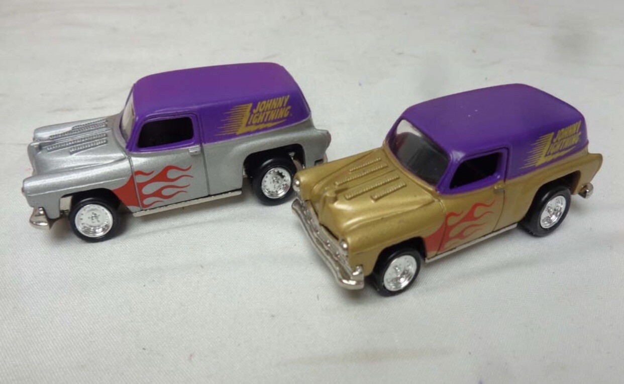 DIE CAST JOHNNY LIGHTNING HOT RODS FROM LIONEL DISPLAY TRAIN BOX CAR 6-16757