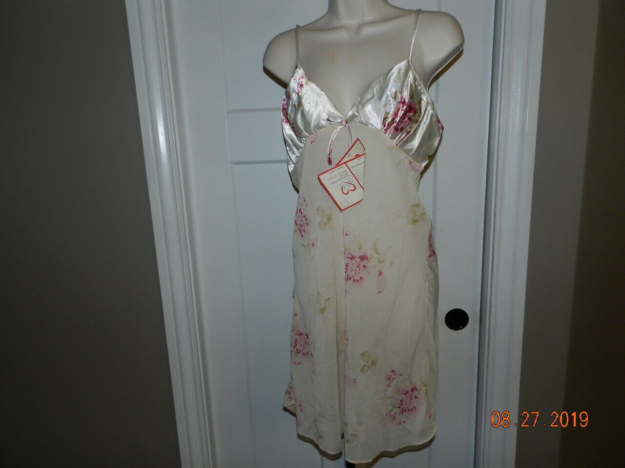 Picture 1 of 4