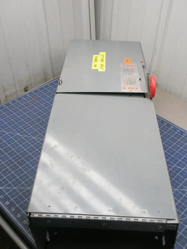 EATON/CUTLER-HAMMER EESWR360200TB2 FUSEIBLE PANEL BD SWITCH SER A 200A 3P 600V