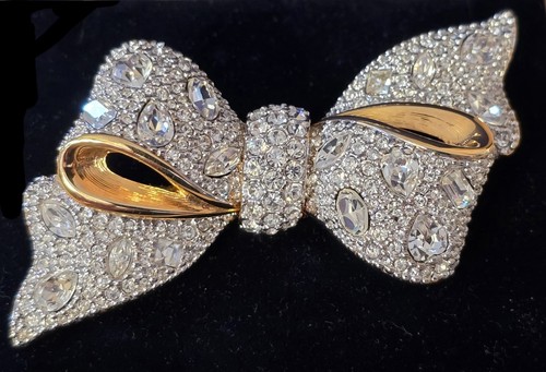 Swarovski Swan Mark Bow Scarf Lapel Blazer Pin Brooch Paved 22k Gold Plated Box - Picture 4 of 4