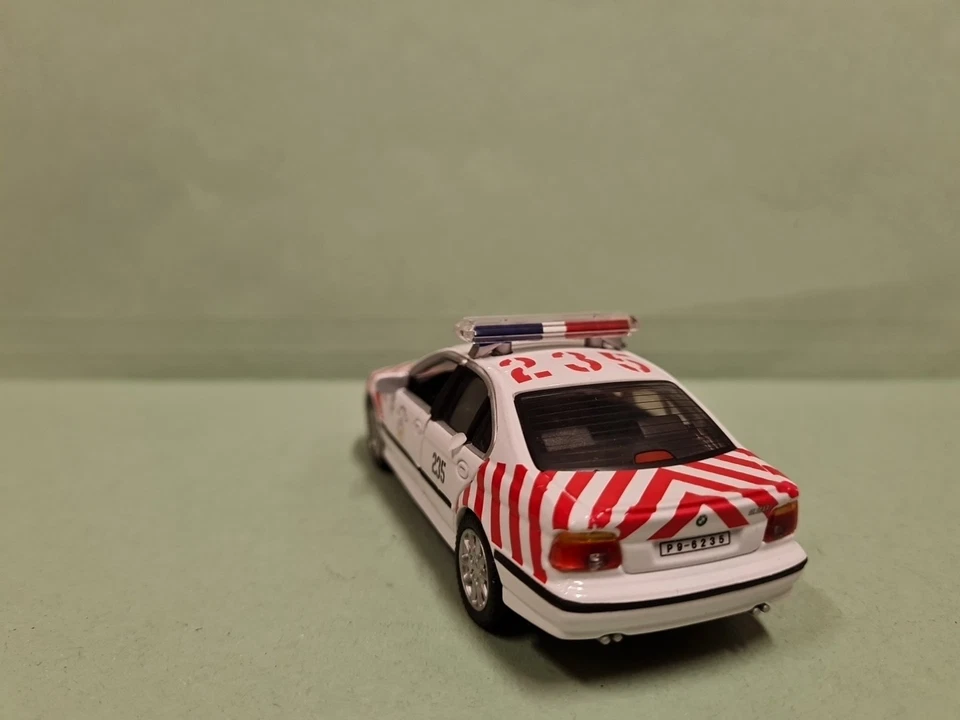 HONGWELL BMW SERIE 5 POLICE TAIWAN SCALA 1:43  - Immagine 3 di 4