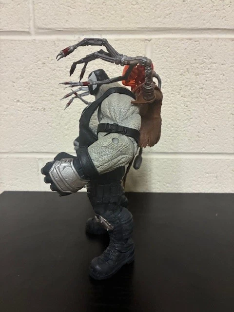 McFarlane DC Multiverse Last Knight On Earth BANE BAF Completo Foto 2 de 4