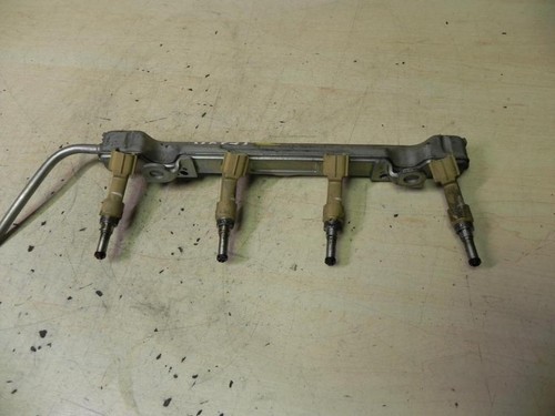 Distribuidor de combustible Toyota COROLLA Verso 2008 232500T030 - Imagen 2 de 3