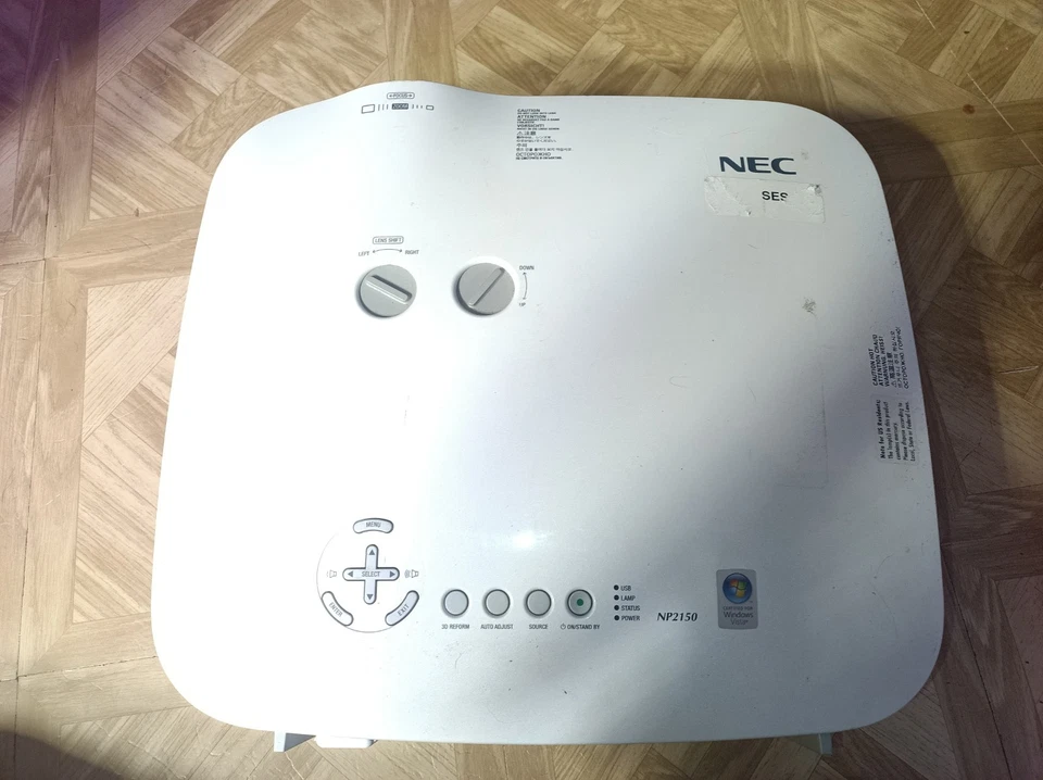 Proyector LCD NEC NP2150 100-240V 50/60Hz Foto 2 de 4