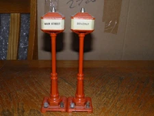 LOT OF 2 LIONEL 57 ORANGE LAMP POSTS BROADWAY & MAIN 21ST STREET & BROADWAY LOOK