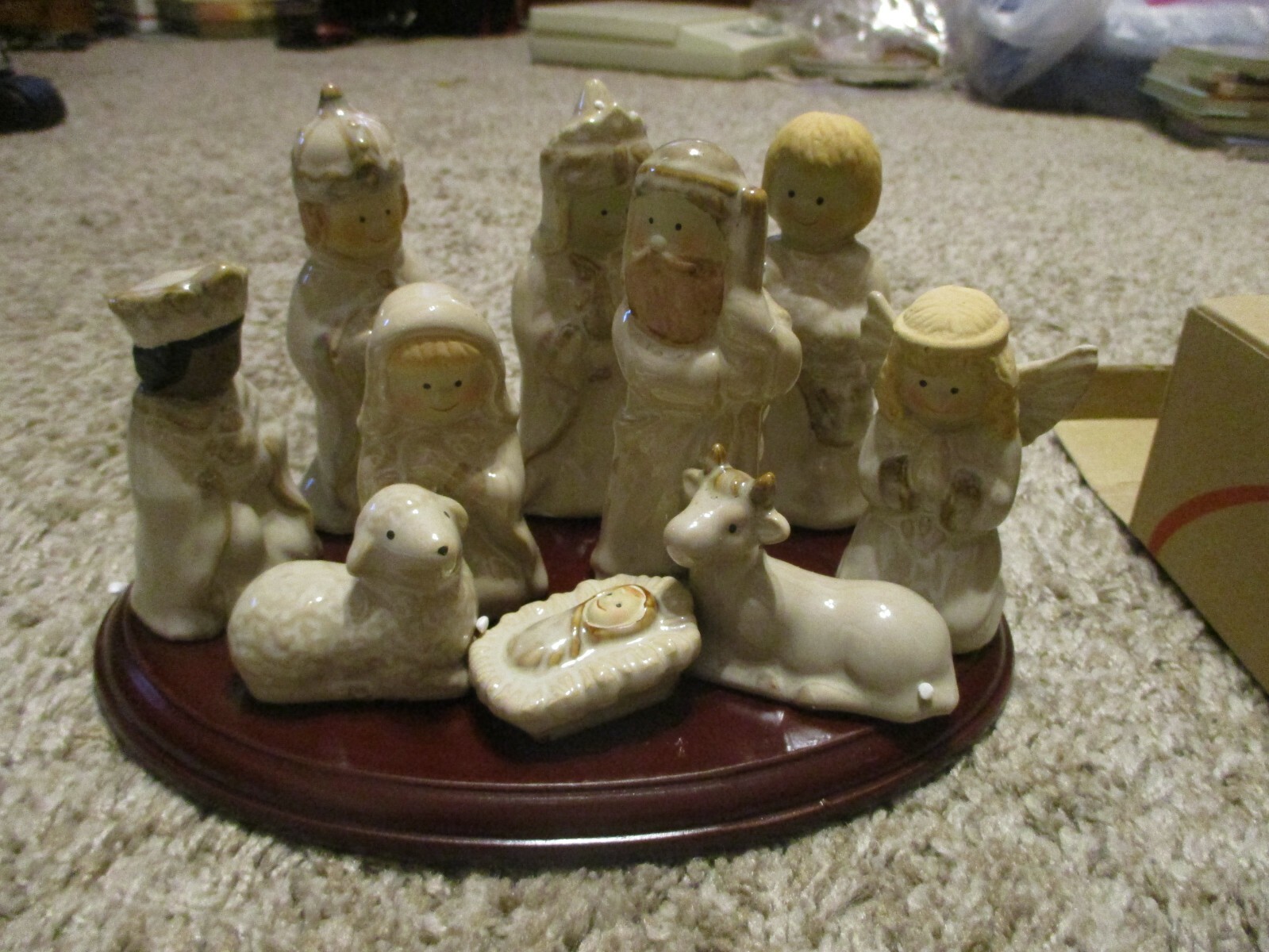 KIRKLAND'S POTTERS GARDEN WONDERFUL NATIVITY SET WITH BASE IN ORIGINAL
