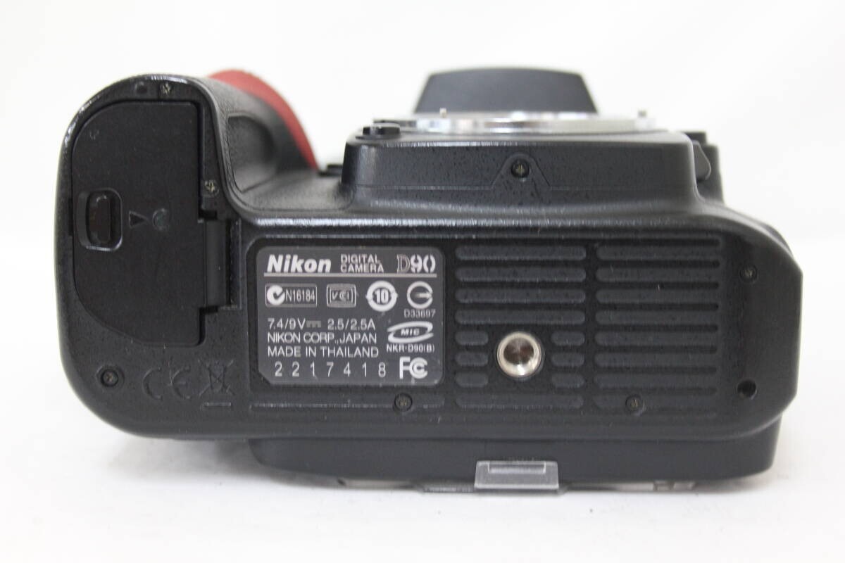 Nikon D90 Digital SLR with VR DX AF-S 18-105mm F3.5-5.6G ED
