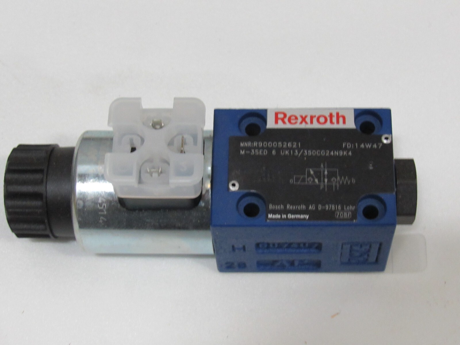 NEW REXROTH VALVE R900052621 M-3SED 6 UK13/350CG24N9K4 Direction 