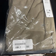 Alo Yoga Men’s Accolade Straight Leg Sweatpants Size Large Gravel Tan