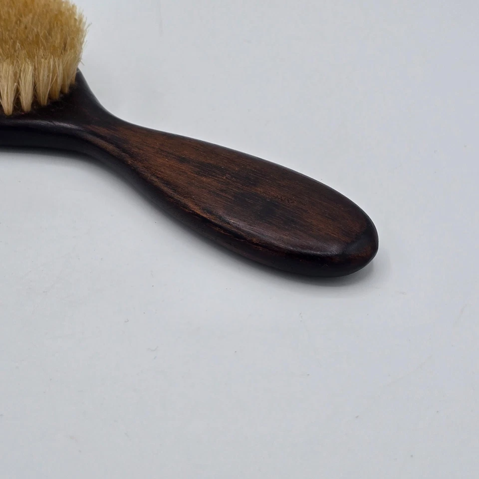 Cepillo antiguo de ébano para cabello y ropa - Cerdas naturales con incrustaciones de puntos de hueso c.1920 en muy buena condición Foto 4 de 4