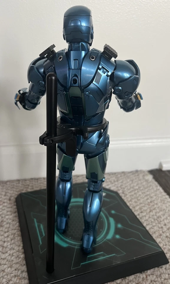 Iron Man Mark III Stealth Mode Statue Hot Toys MMS314-D12 sideshow EUC - Image 3 of 4