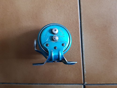 Moulinets de pêche anciens ( lot de 2 pièces ) - Photo 5/5