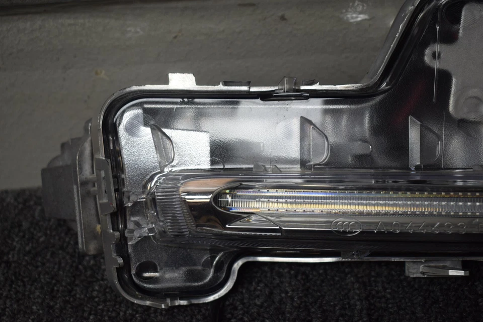 Volvo C70 2005 luz de circulación diurna OEM de fábrica Foto 2 de 4