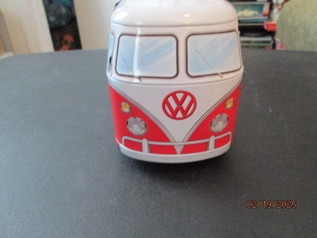 Volkswagen Bus Metal Tin w/ Puzzle 550 pc new - Image 2 of 4
