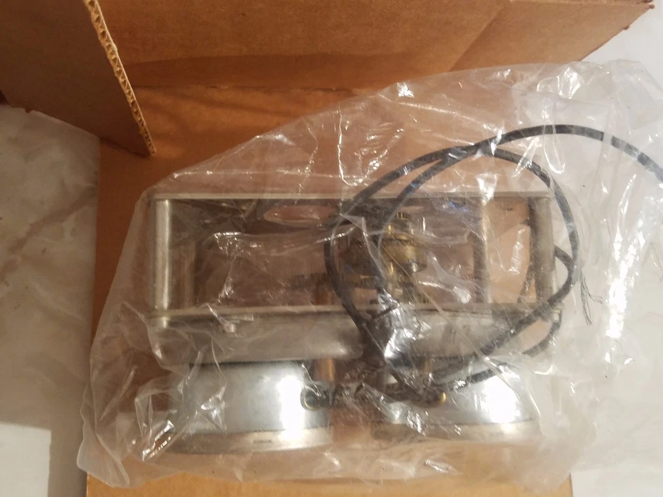 NEW IN BOX Cramer (Gianni Controls) Dual Motor Timer 152X 115V 60HZ - Image 3 of 4