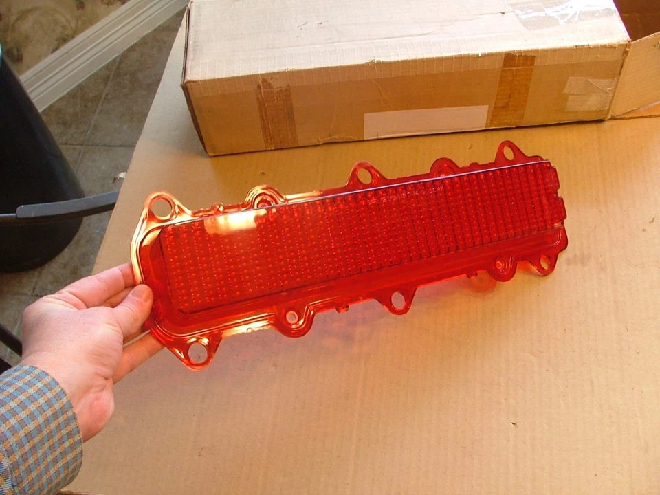 Lente de luz trasera Buick Apollo 1973-74, derecha, ¡como nueva! lámpara 5946854 Foto 2 de 4