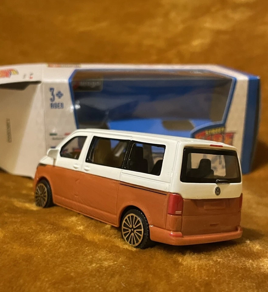 Modellino Volkswagen Multivan T6.1 VW Bus Burago 1/43 Nuovo Scatola - Immagine 4 di 4