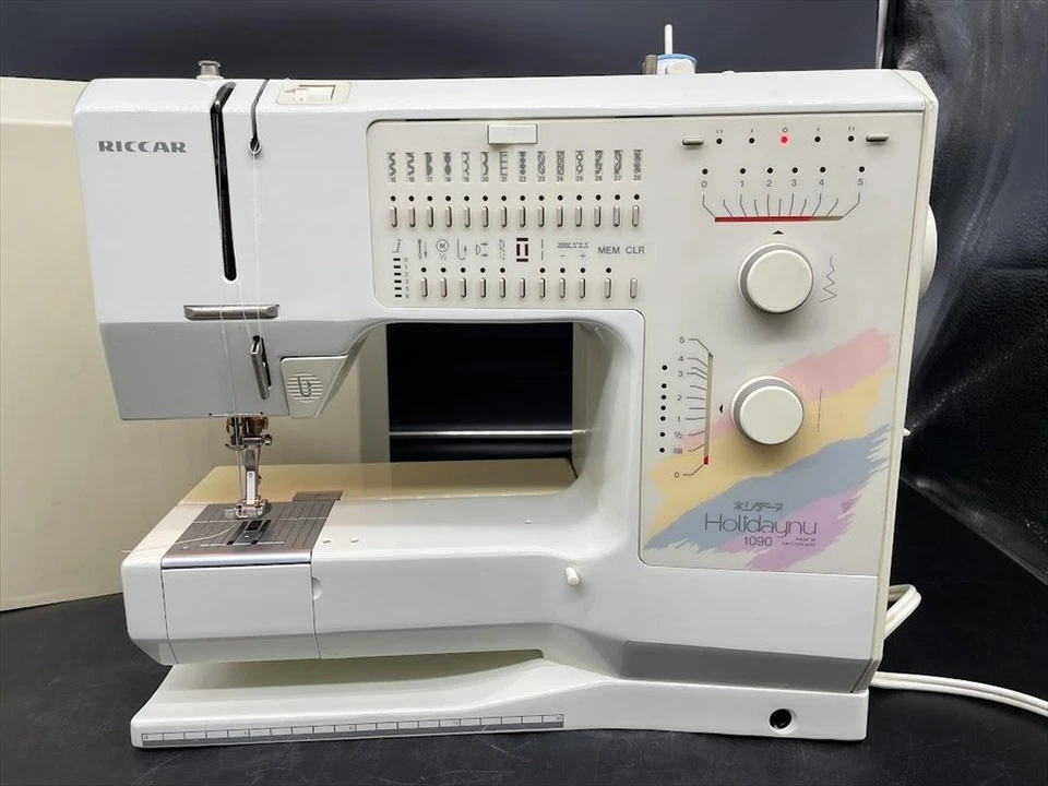 BERNINA 1090 Riccar Computerized Sewing Machine with Manual Electronic Tested - Image 2 of 4