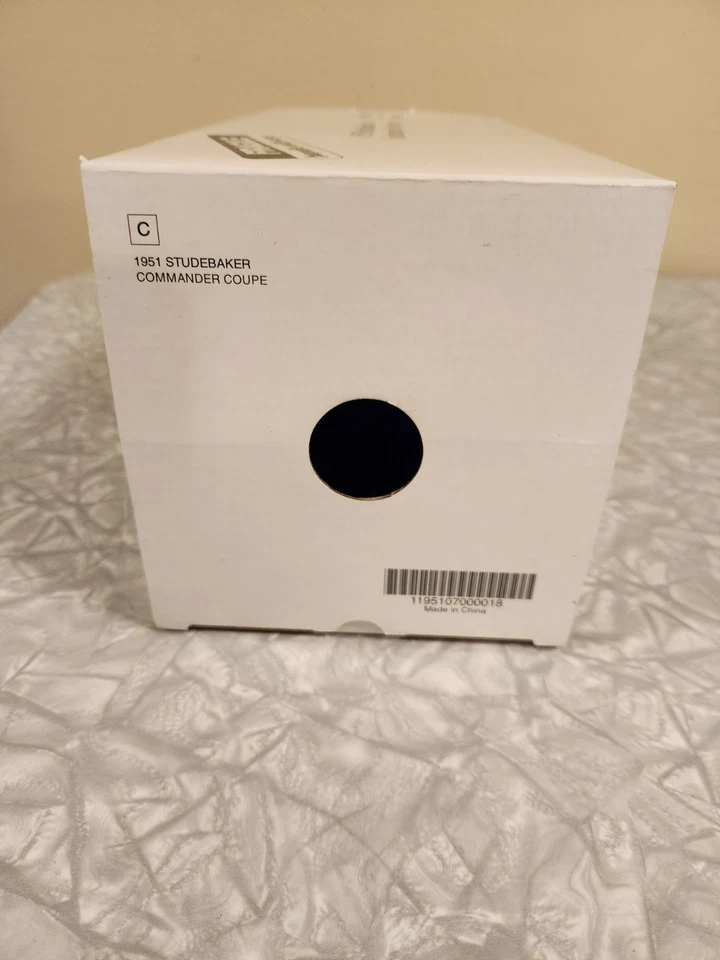 Danbury Mint 1951 Studebaker Commander Coupe Burgundy 1:24 BOX ONLY - Image 3 of 4