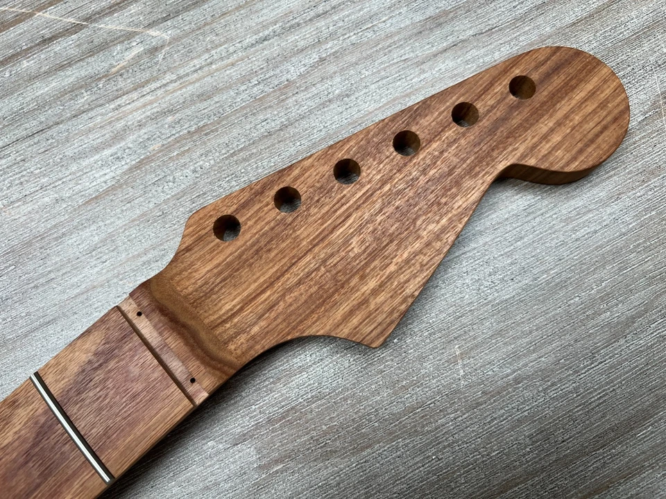 NOS Warmoth Strat 颈部 - Quartersawn 金丝雀,LSR 滚轮螺母,SS 6100 Frets,完好 — 第 4/4 张图片