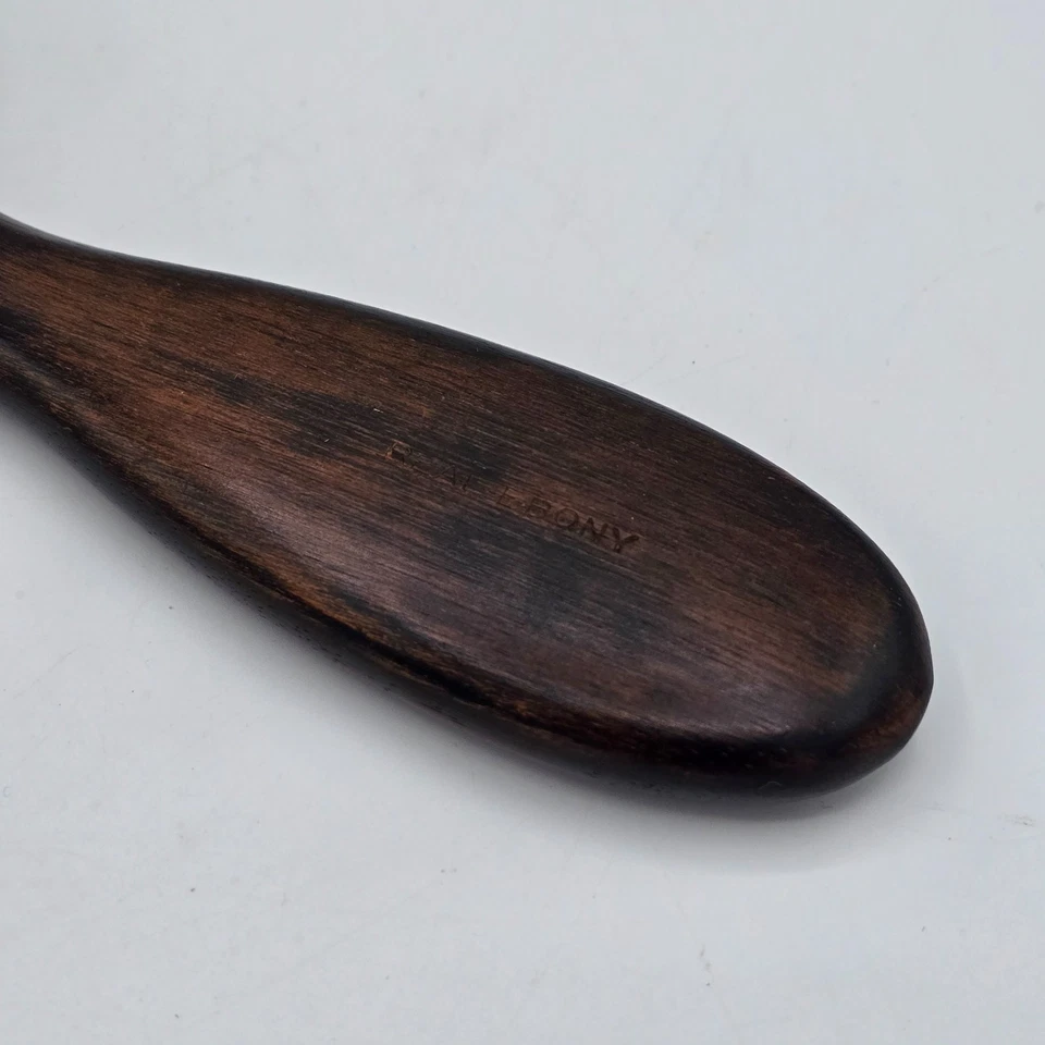 Cepillo antiguo de ébano para cabello y ropa - Cerdas naturales con incrustaciones de puntos de hueso c.1920 en muy buena condición Foto 2 de 4