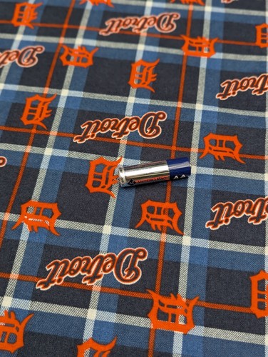 2 Yard Fabric Material Lot MLB Detroit Tigers Plaid Flannel Cotton 42in Joann - Picture 4 of 9