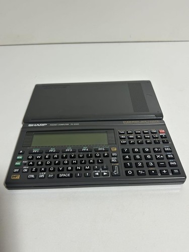 Sharp PC-E500 Taschencomputer mit Deckel, gebraucht, getestet