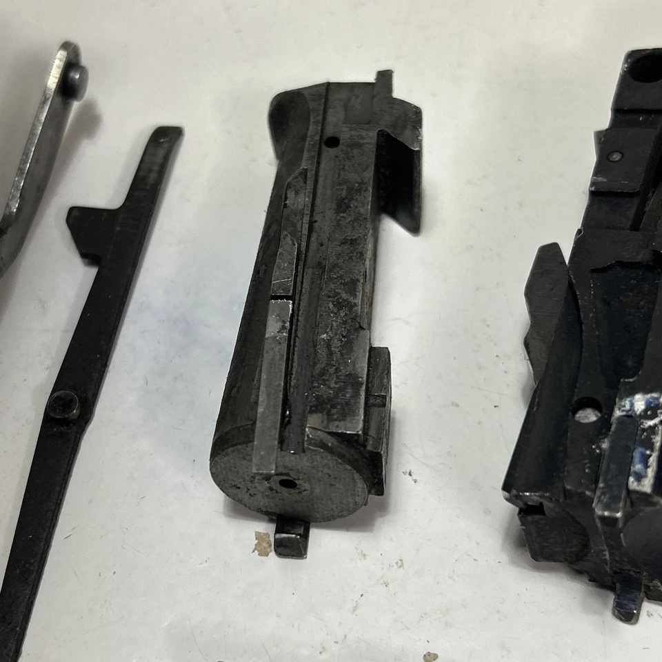 ARMSCOR ROCK ISLAND ARMORY SQUIRES BINGHAM 30 M5 BOMBA GATILLO PERNO PORTADOR Foto 3 de 4