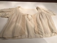 Veste de lit liseuse ancienne en satin de soie et dentelle vers 1930