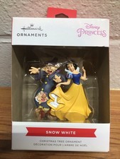 HALLMARK SNOW WHITE AND THE DWARFS CHRISTMAS ORNAMENT 2025 NIB
