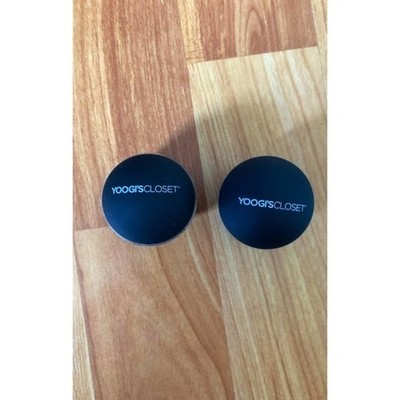 Yoogi's closet round lip moisturizer