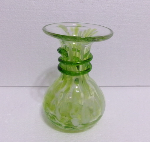 Vtg Mottled Green Apple Art Glass Vase Applied Rings & Handle Hand Blown - Picture 19 of 19