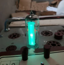 2pcs Beijing 6E2 Electronic Tube Magic Eye Fluorescence Tuning Indicator Tube