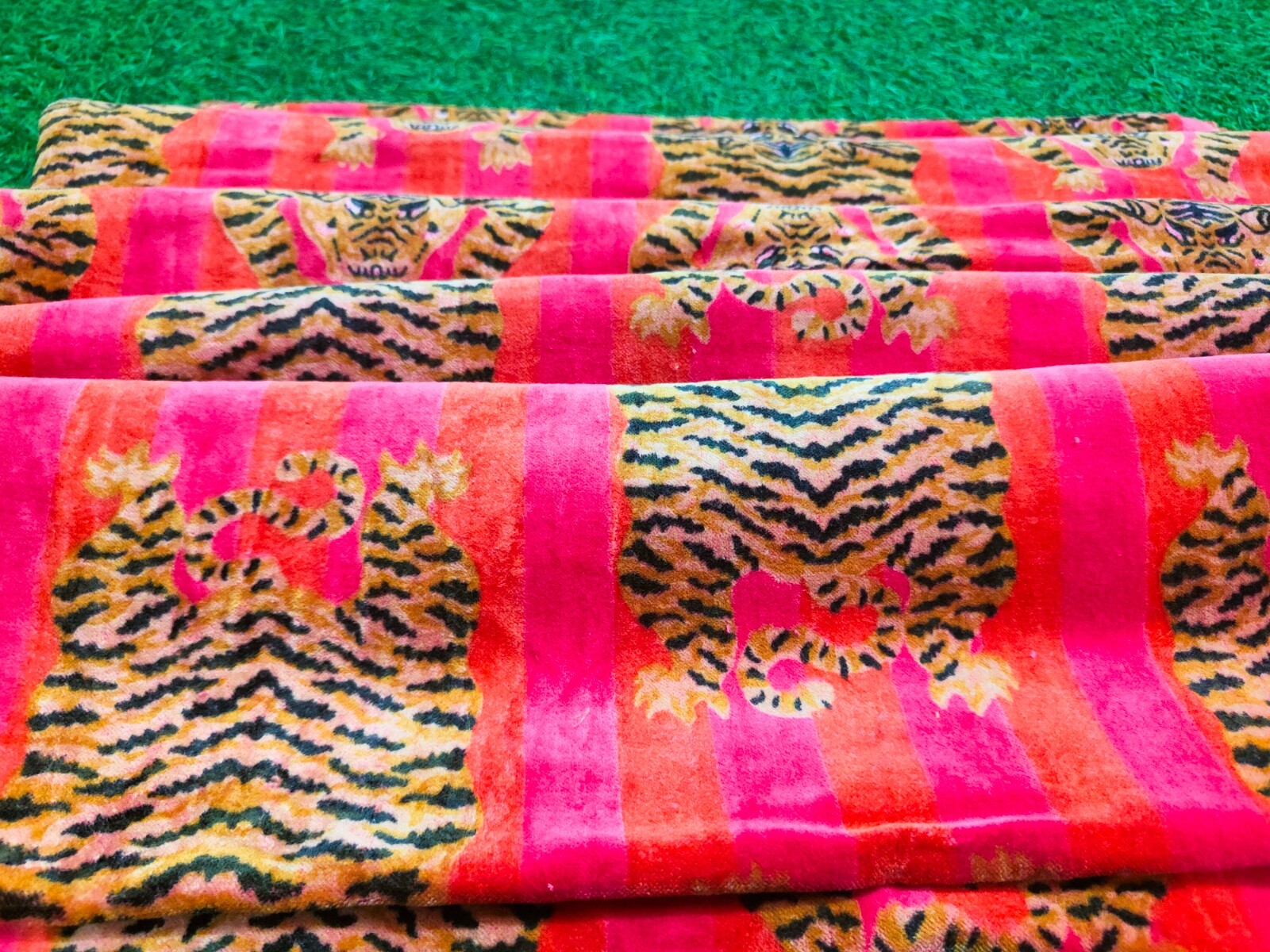 Luxury Soft Velvet Tiger Print Fabric Indian Dress Sewing Upholstery VelveFabric