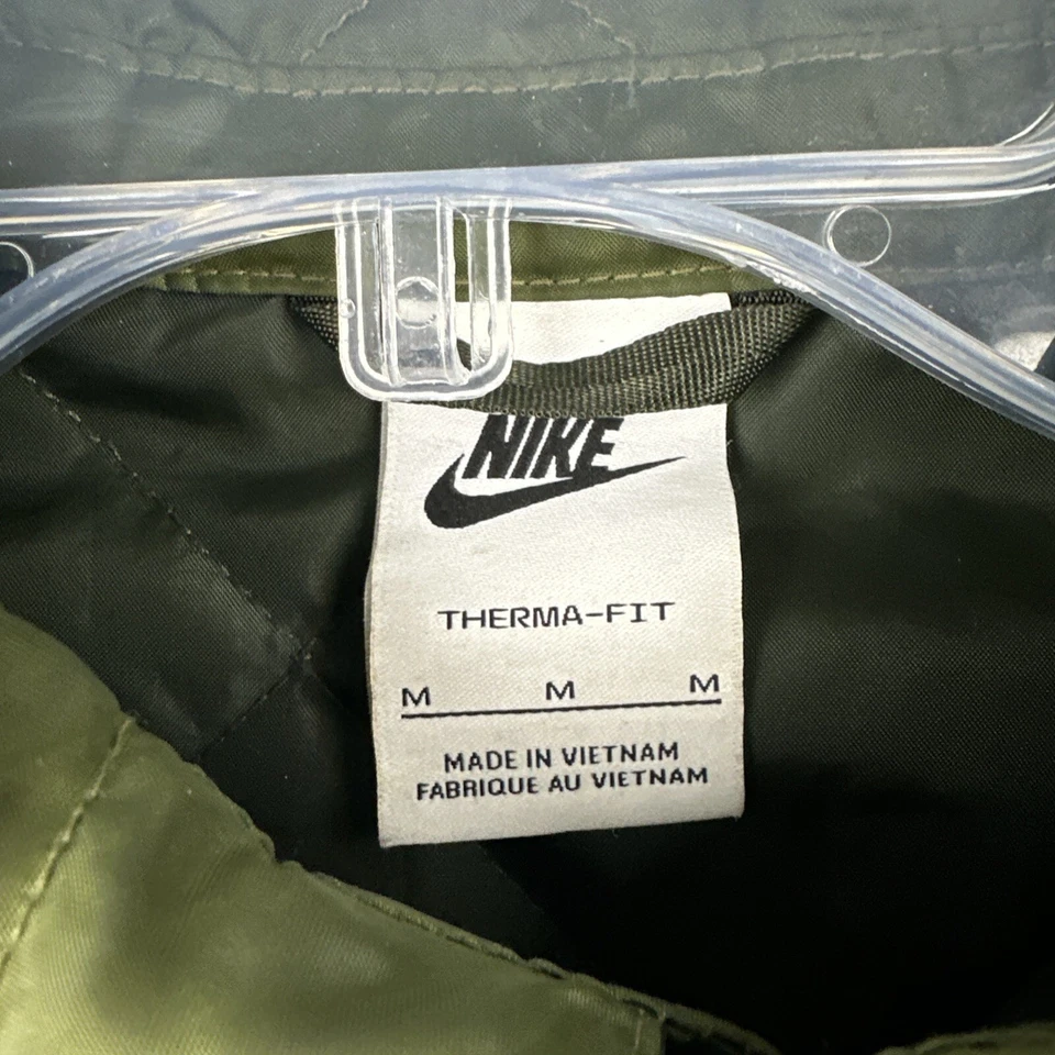 Chaqueta Nike Niños M Verde Acolchada Abotonada NSW Deflectora Ajuste Térmico Ligera Foto 2 de 4