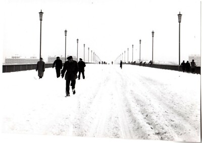 Bordeaux Snow February 1956.Winter.Characters Crossing a Bridge.Snow.11x16cm.15