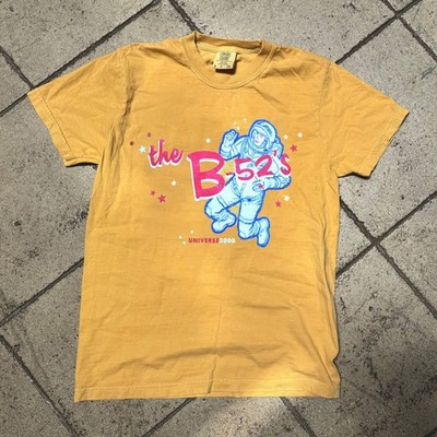 The B-52's Universe 2000 Astronaut Concert Yellow T Shirt Classic tee NH25726
