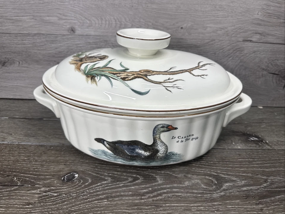 Villeroy & Boch Vilbofour Paradiso Oven to Table Porcelain 4 Qt Lidded Casserole - Image 3 of 4