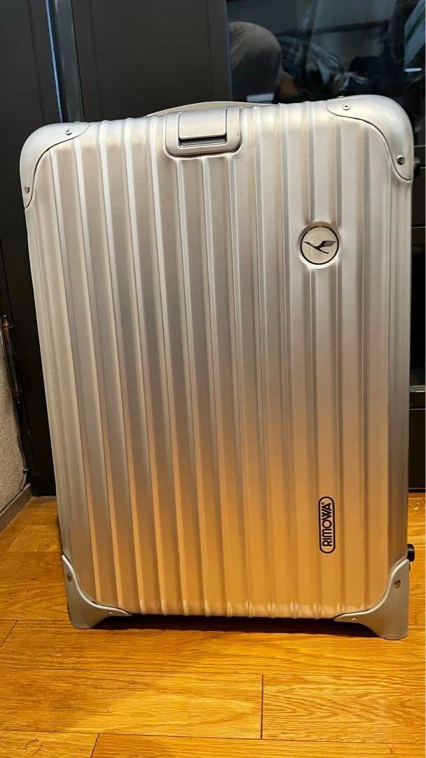 Aggregate more than 111 lufthansa economy light laptop bag latest esthdonghoadian