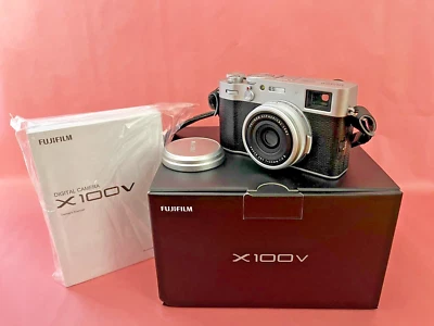 Fujifilm X100V 26,1 MP Kompaktkamera - Silber (16642965) - Bild 1 von 4