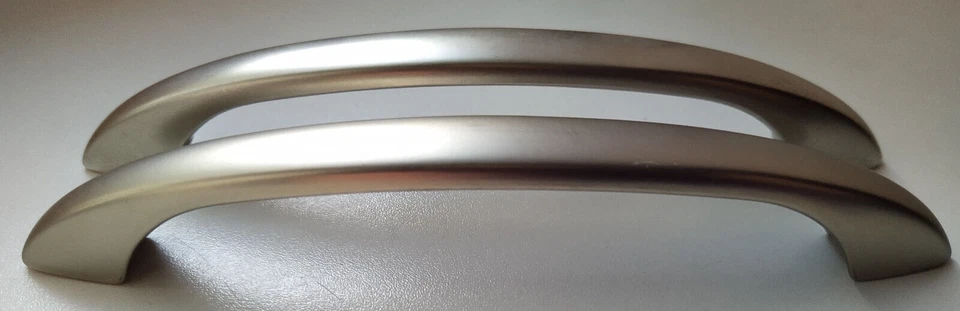 Griff Bügelgriff gerundet Edelstahloptik Nr. 964A  BA 128 mm GB*81 EDF  16 cm L.