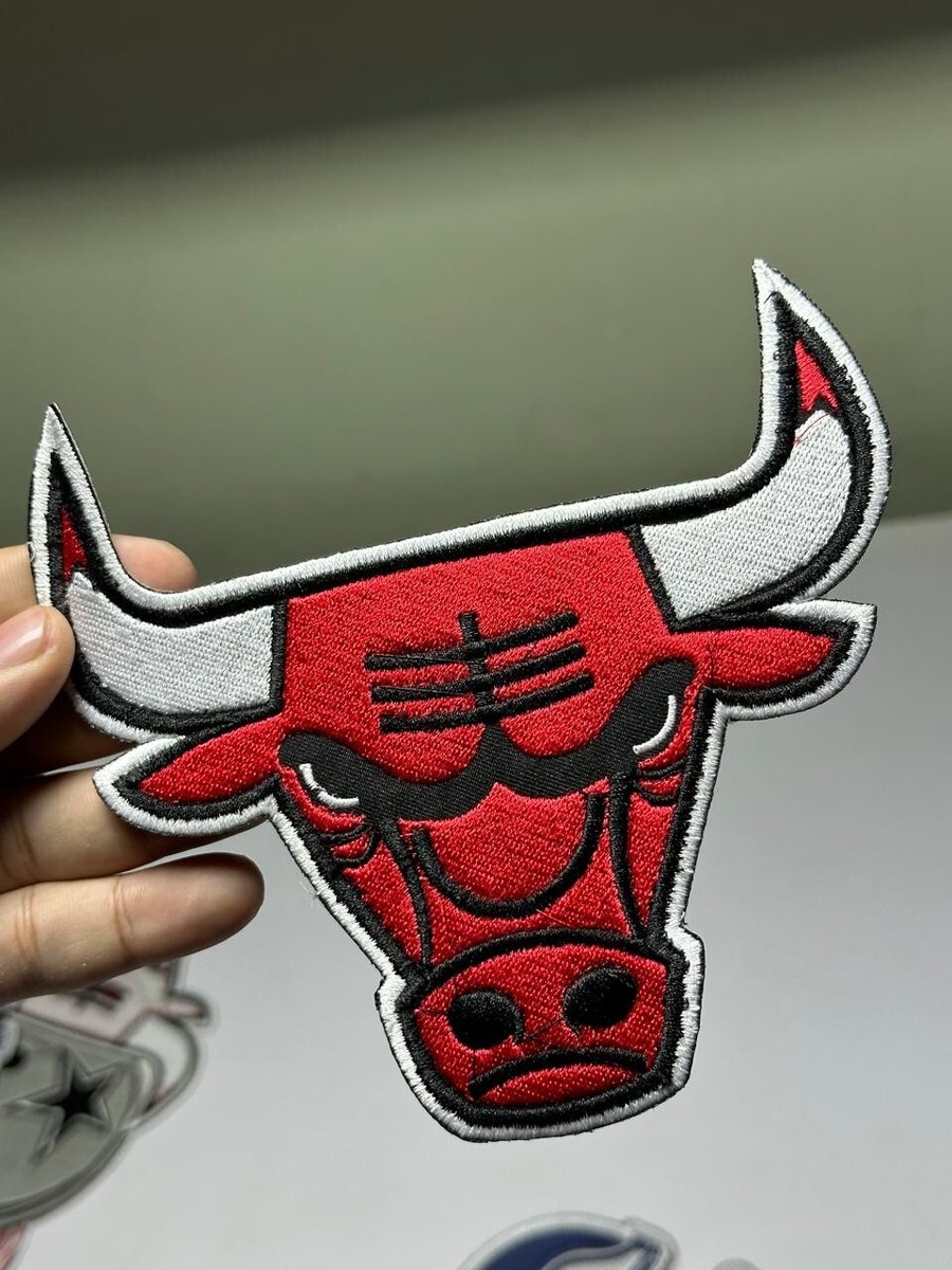 Chicago Bulls Logo Size H5.36 X W5.80 Sew-On / Iron-On